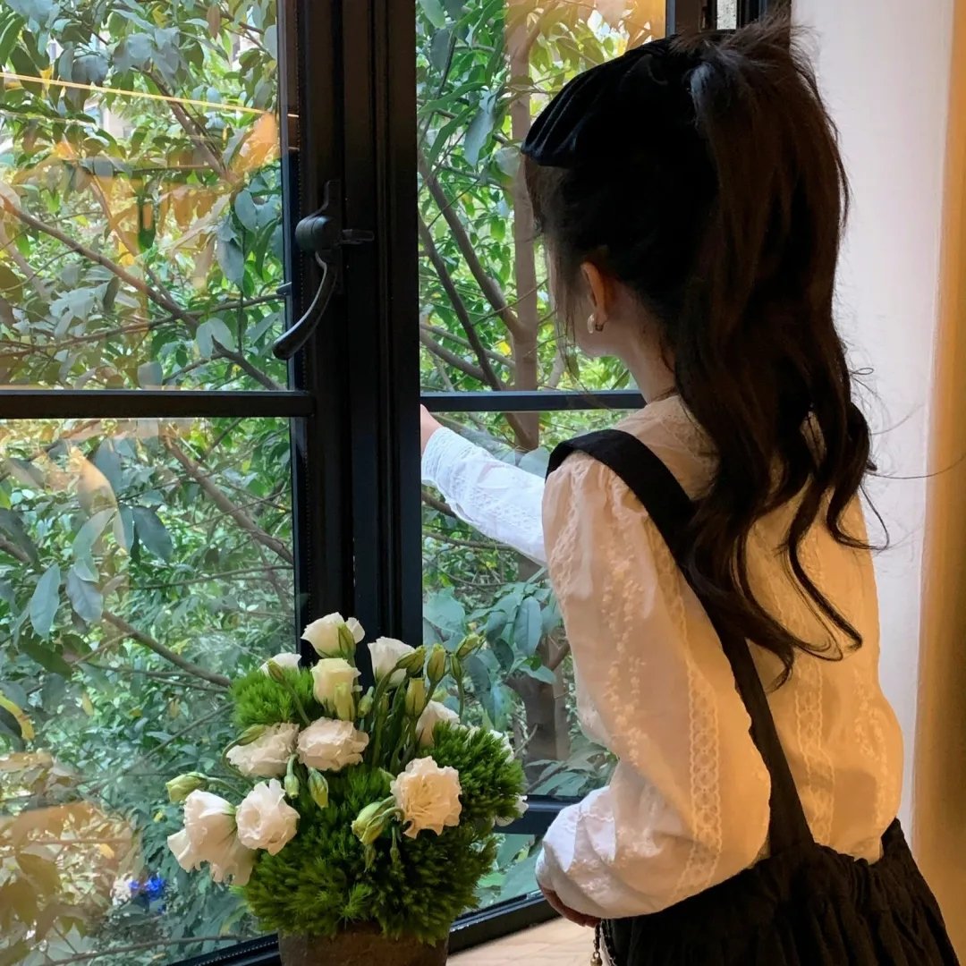 女魔童海报